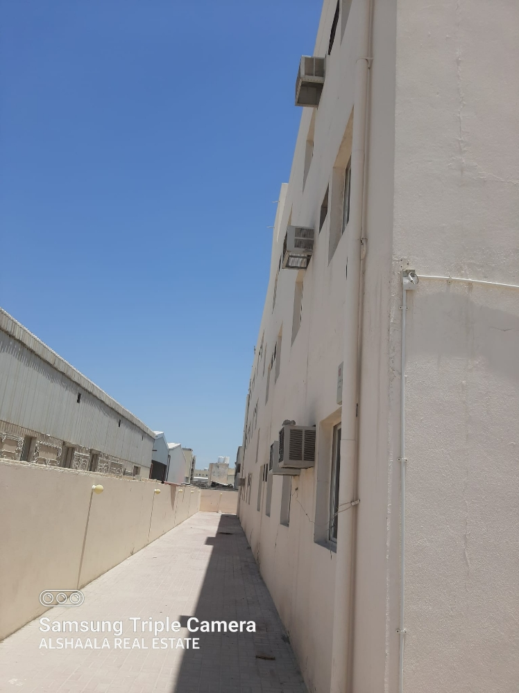 90 Rooms and 1000 sqm store - 6