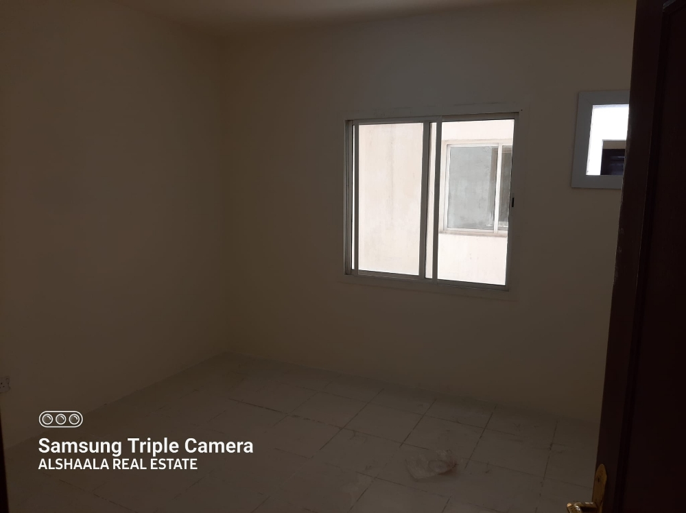 90 Rooms and 1000 sqm store - 1