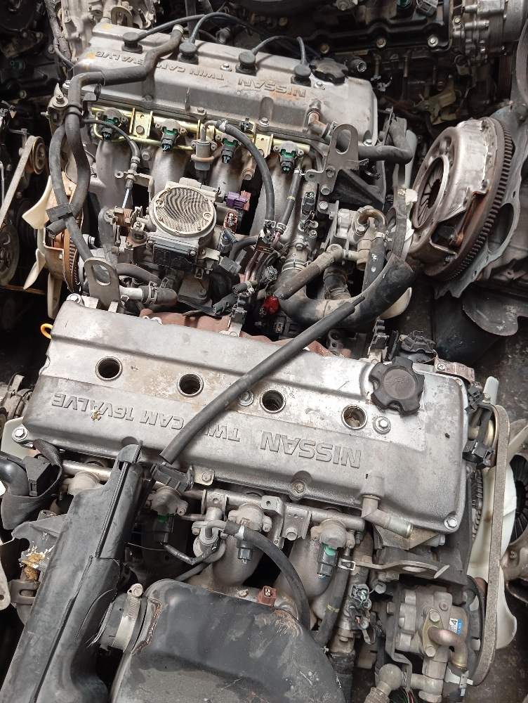 Engine Nissan pickup - 2