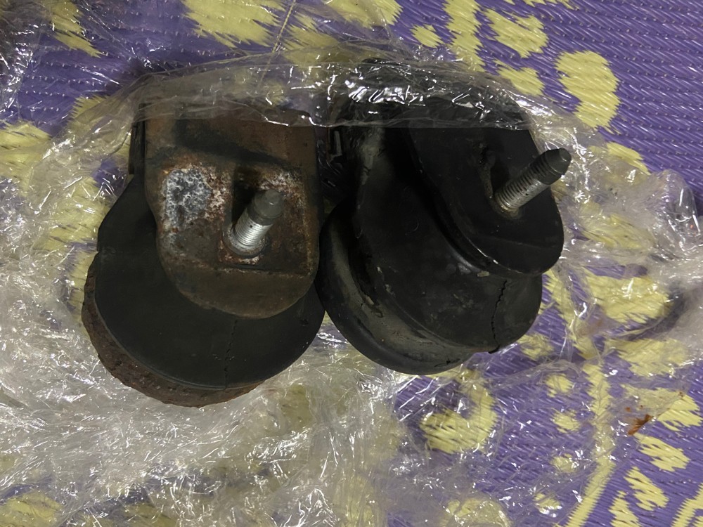 engine support  - 1