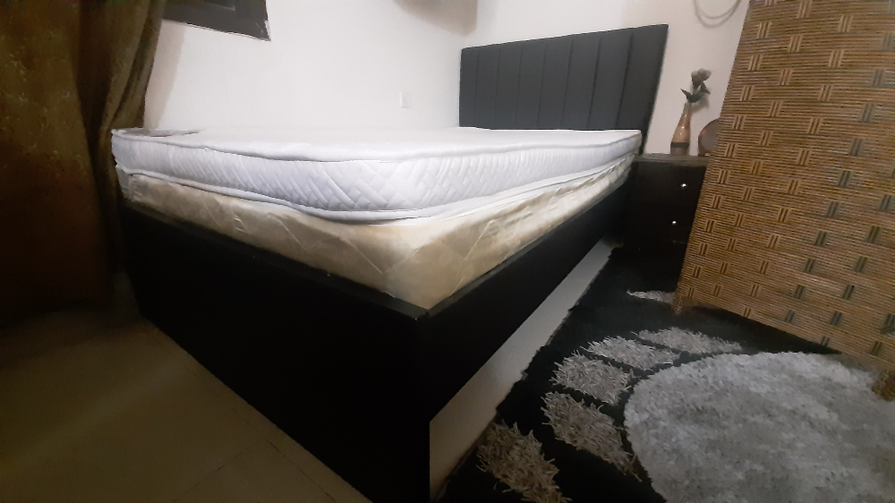 120x200 bed with medical mattres - 1