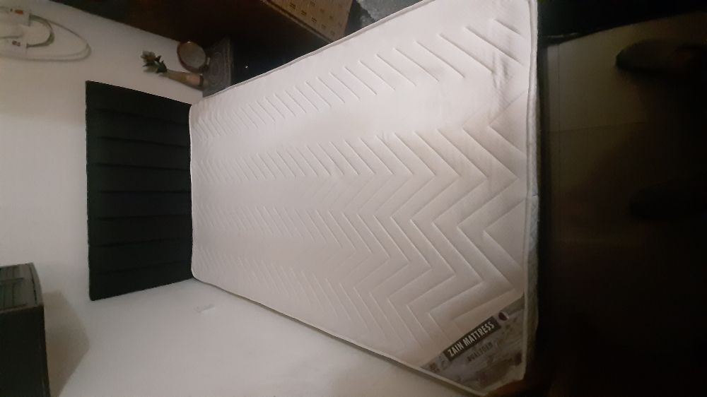120x200 bed with medical mattres - 3