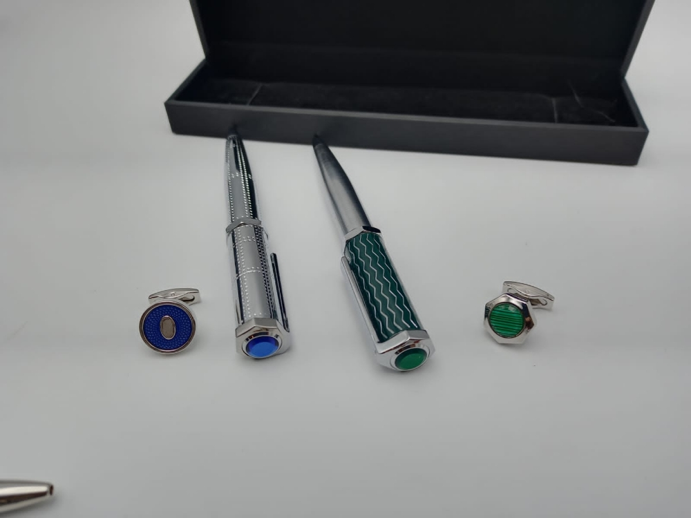 cufflink and pen from cartier - 2