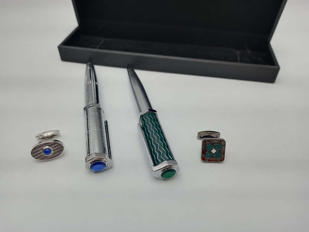 cufflink and pen from cartier - 1