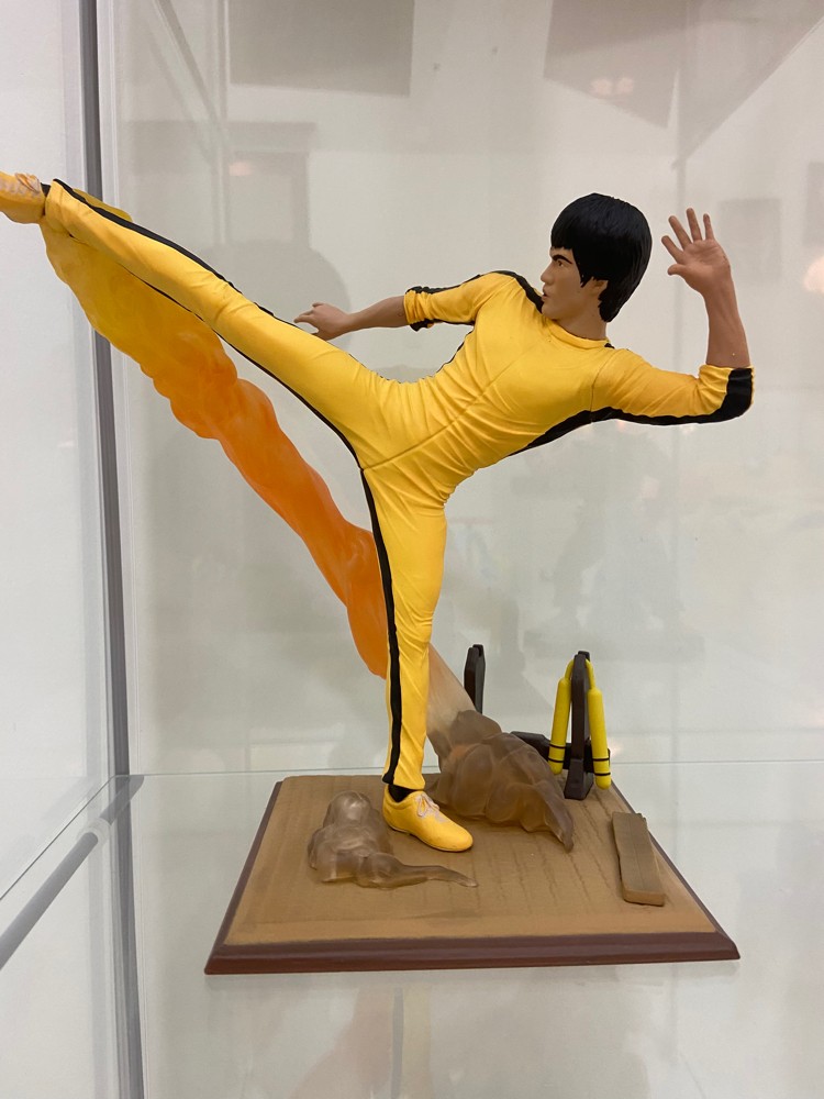 Jean Van Damme. Bruce Lee fig - 1