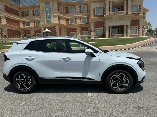 Kia sportage white 2024 - 4