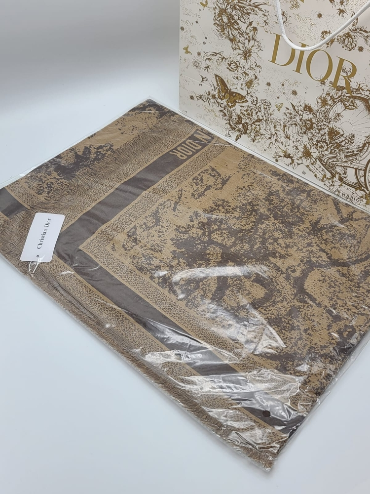 Dior scarves gifts - 1