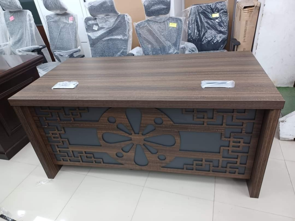 Office Desk & Chairs - 9