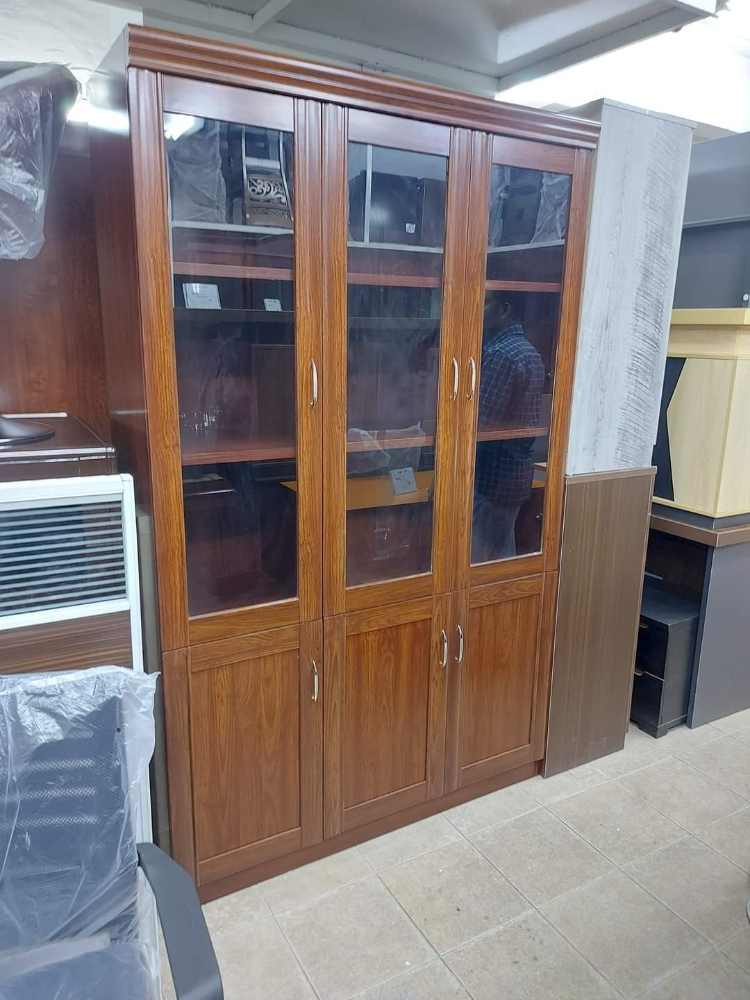 Office Desk & Chairs - 11