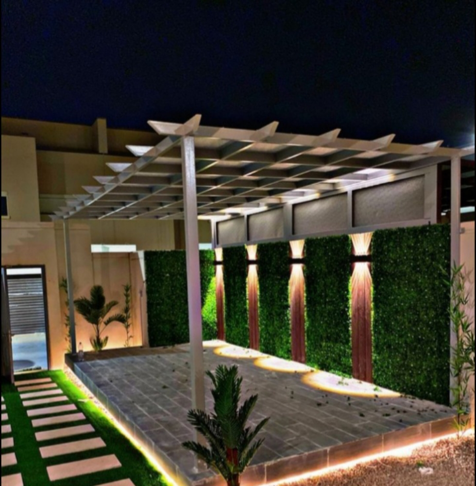 عشب صناعي وجلسات خشبيه - 14