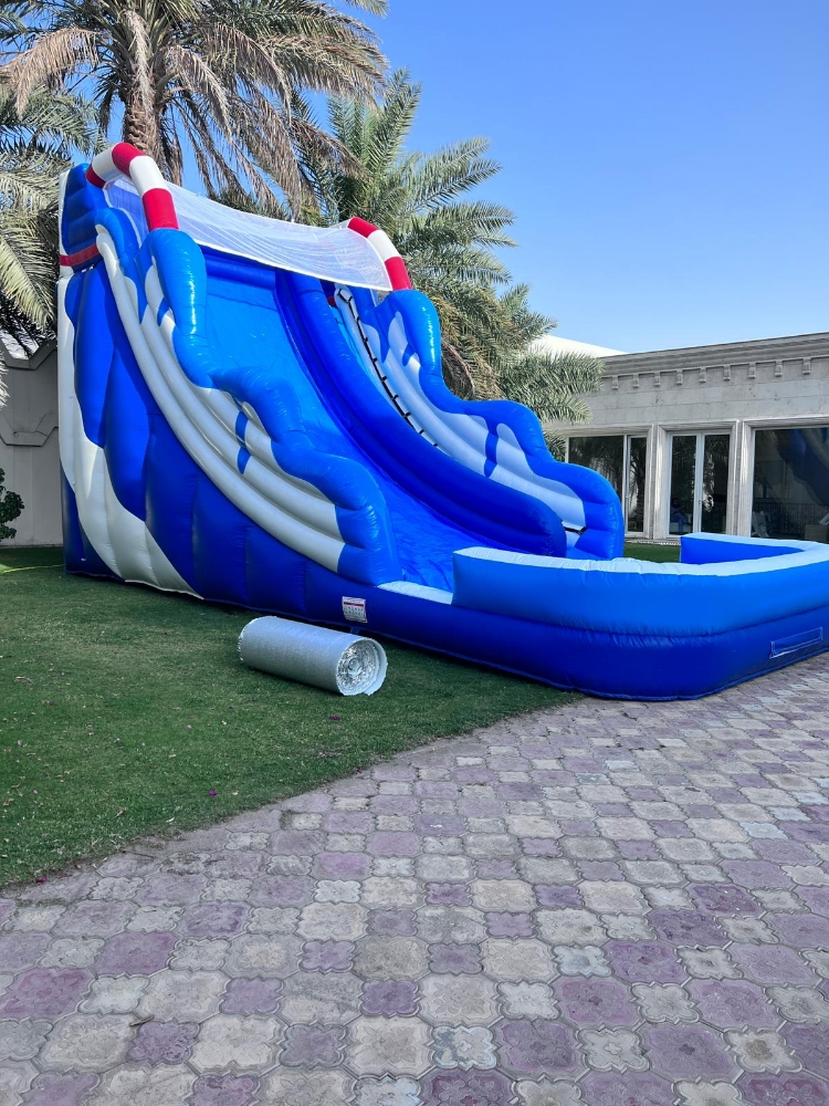 نطاطيات جديدة مع بركة سباحة - 1