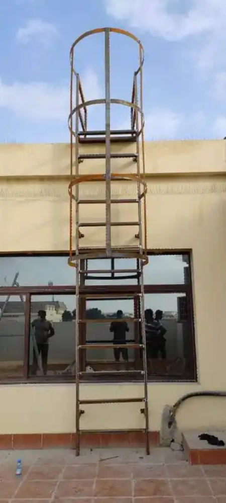 نقوم بجميع اعمال الحداده مظلات لل - 14