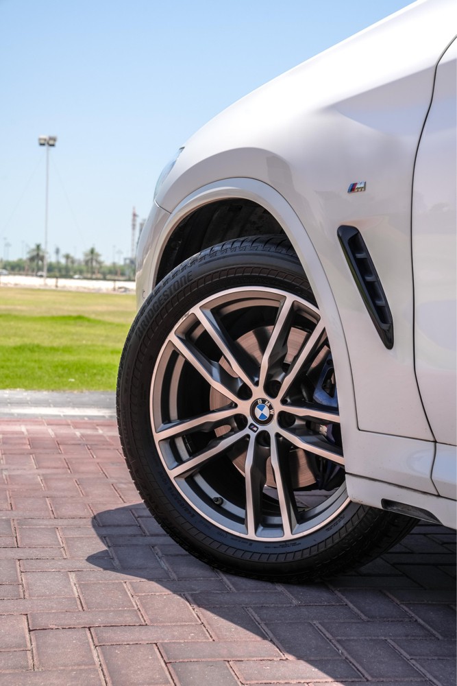 bmw x4M 2019 - 9