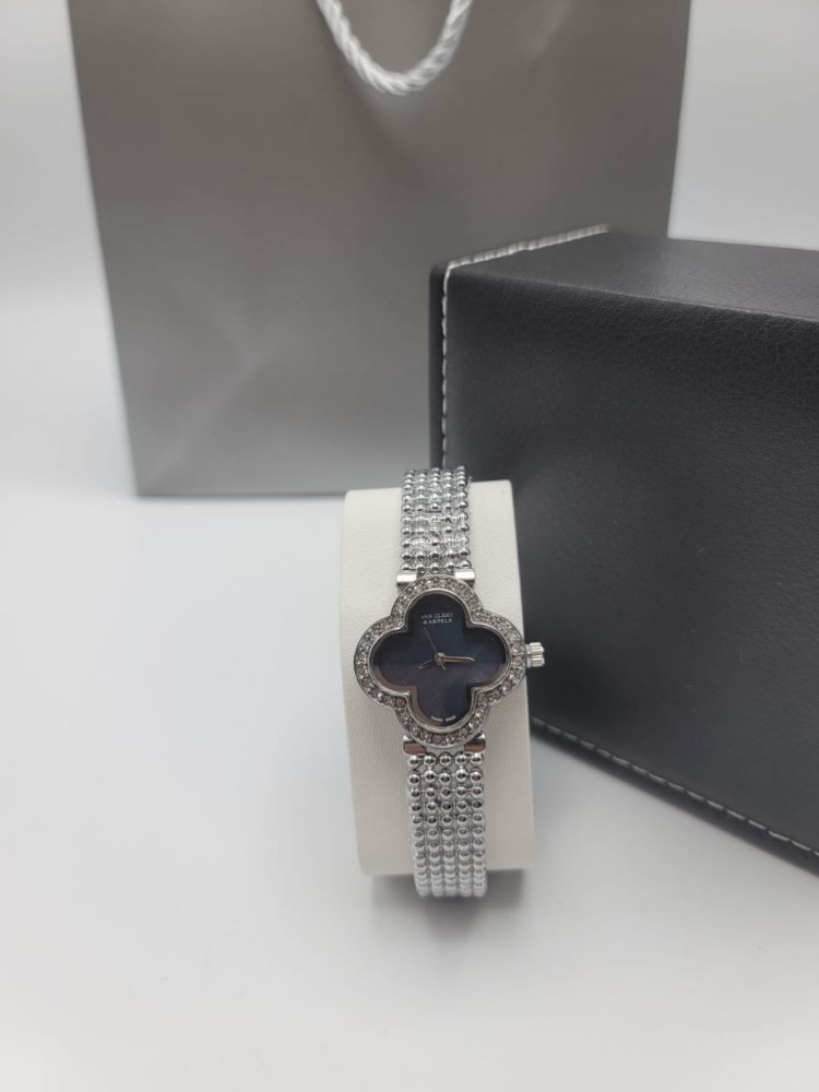 Van Cleef metal and leather - 4