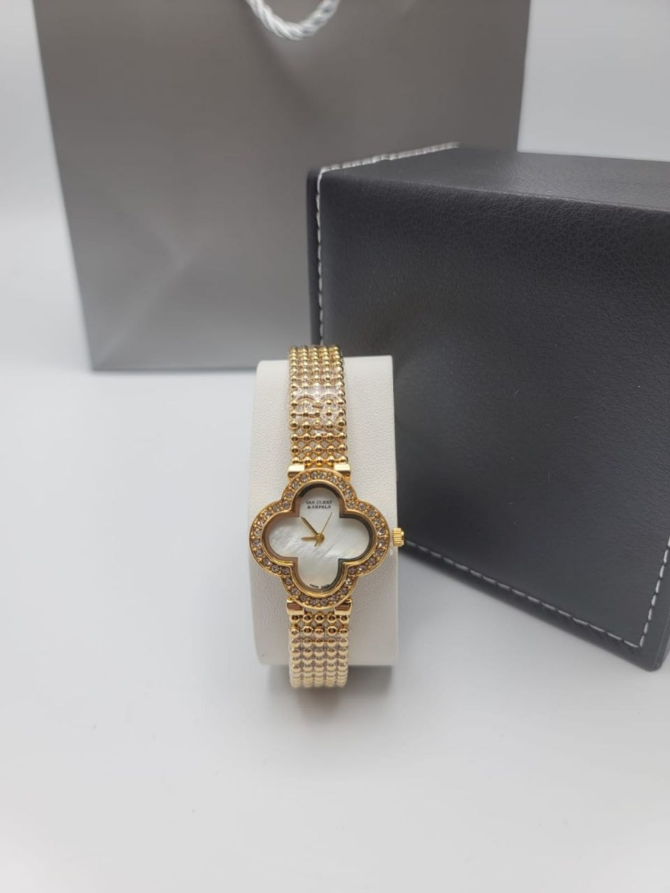 Van Cleef metal and leather - 2
