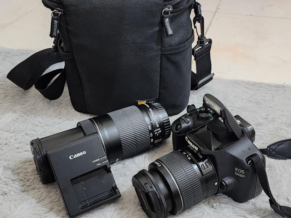 Canon 1200D+many accessories - 1