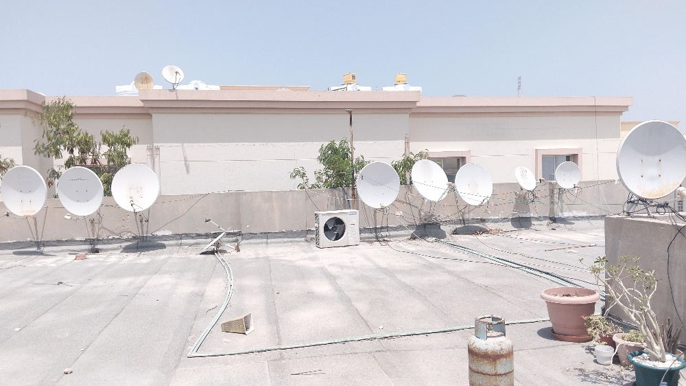 Satellite dish technician - 6