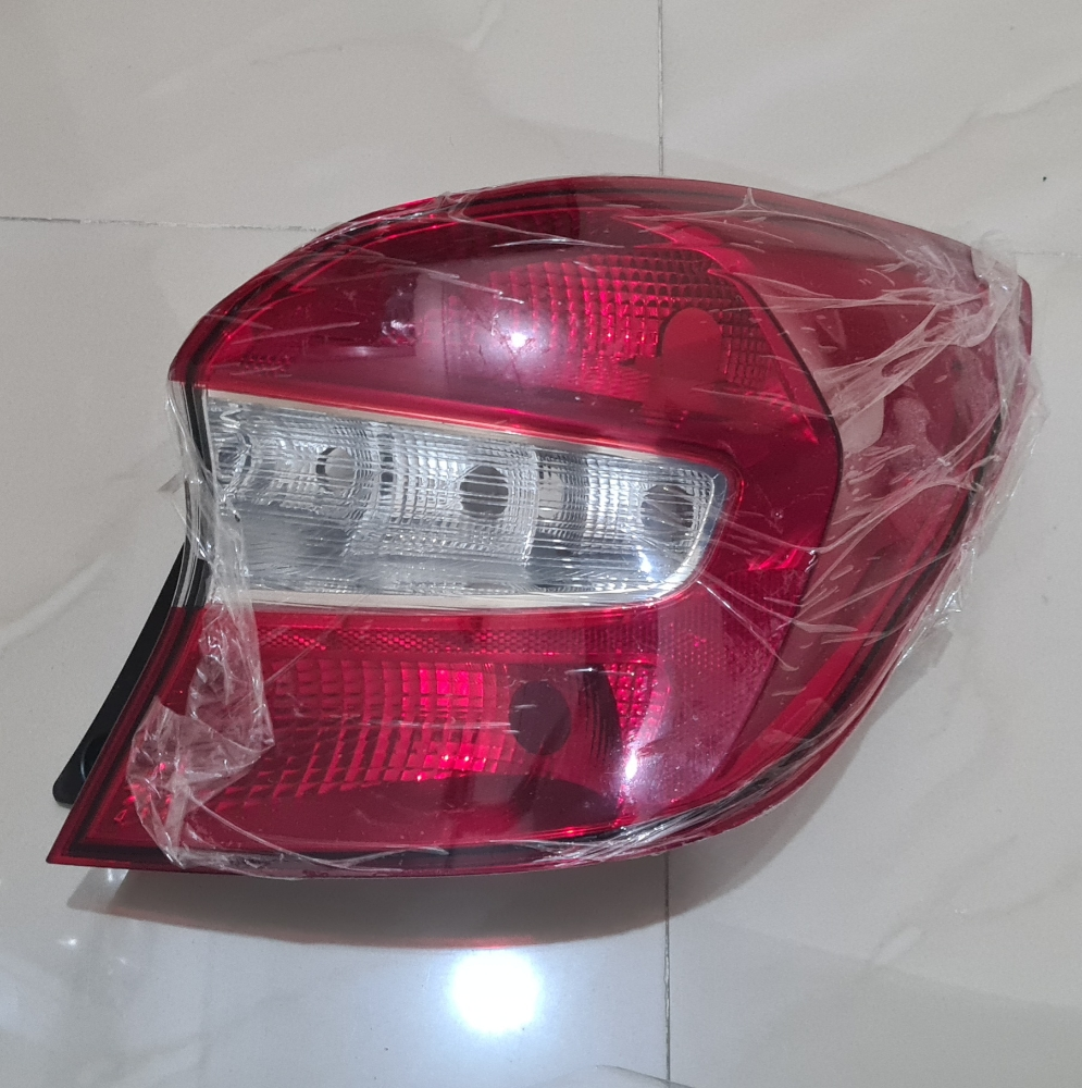 ford figo tail light - 1