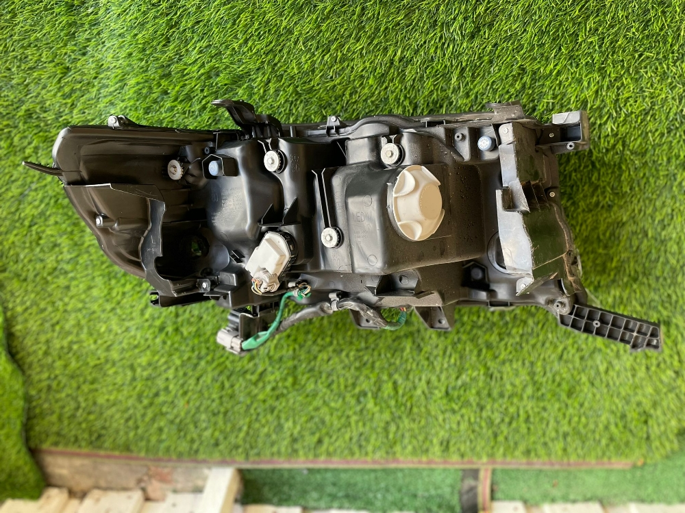 Original Headlamps LandCruiser 16 - 2
