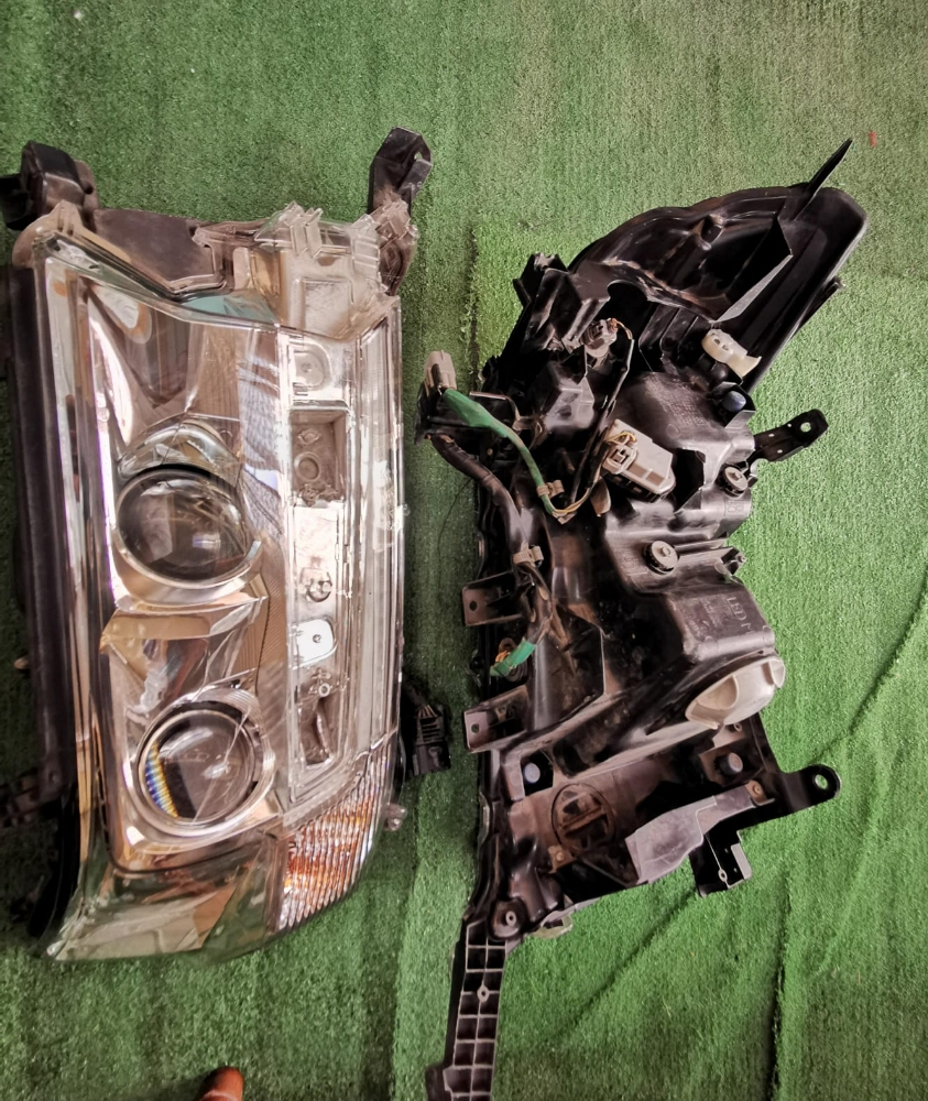 Original Headlamps LandCruiser 16 - 5
