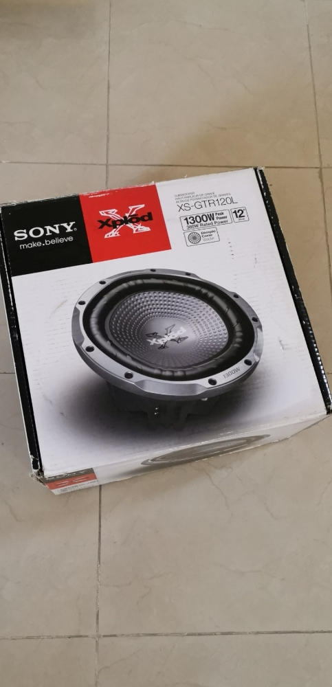 Sony xplod Subwoffer - 1