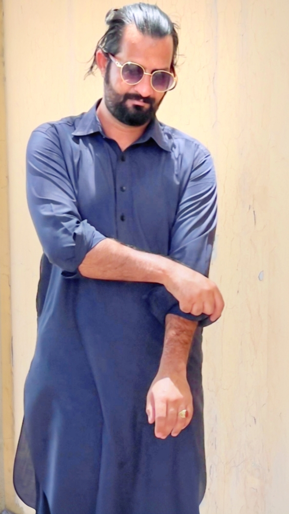 sadaqat maqbool - 1