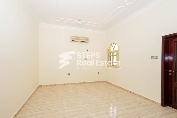 Semi-Commercial Villa for Sale - 8