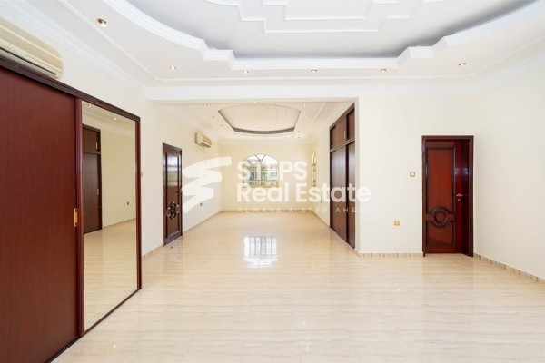 Semi-Commercial Villa for Sale - 12
