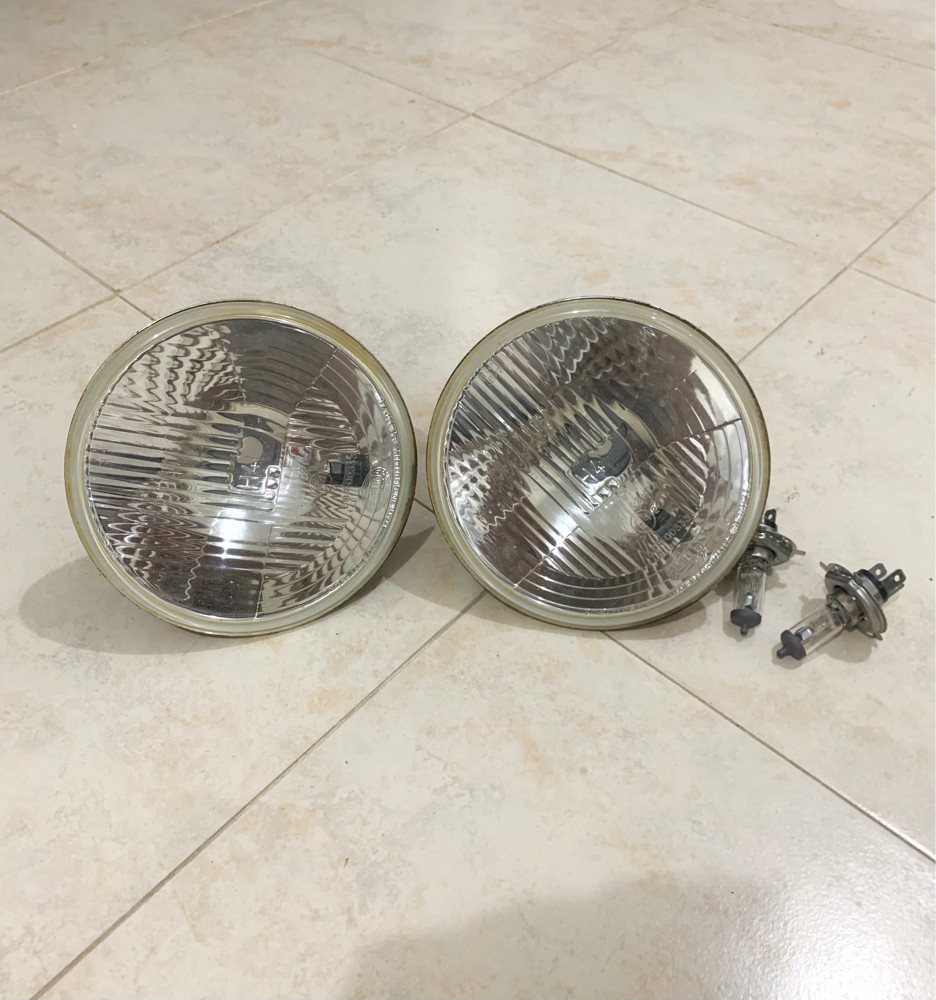 Jeep Wrangler front headlights - 2