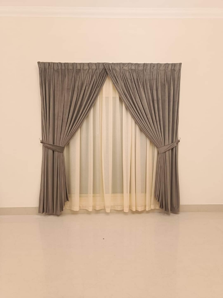 Curtain blinds wallpaper carpet - 4