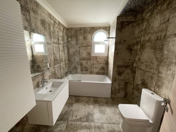 4 BHK Luxurious Villa for Rent - 6