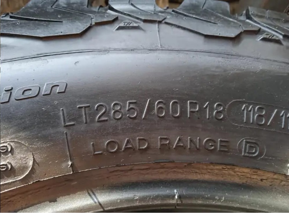 285/60/18"Bfgoodrich tyre - 2