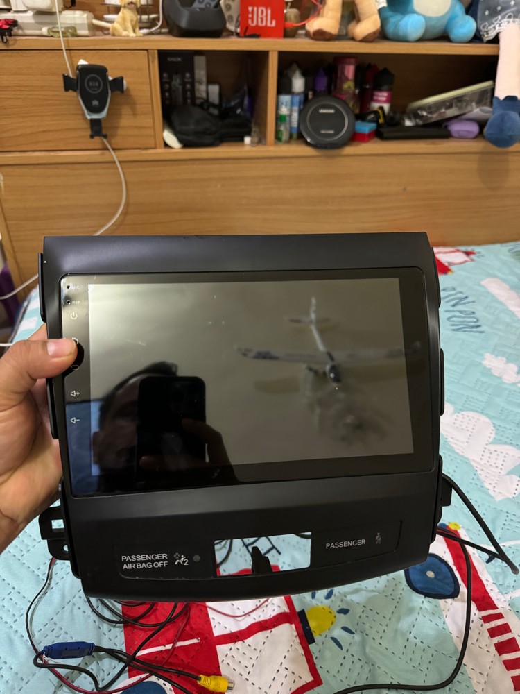 9 inch lcd with reverse camera an - 3