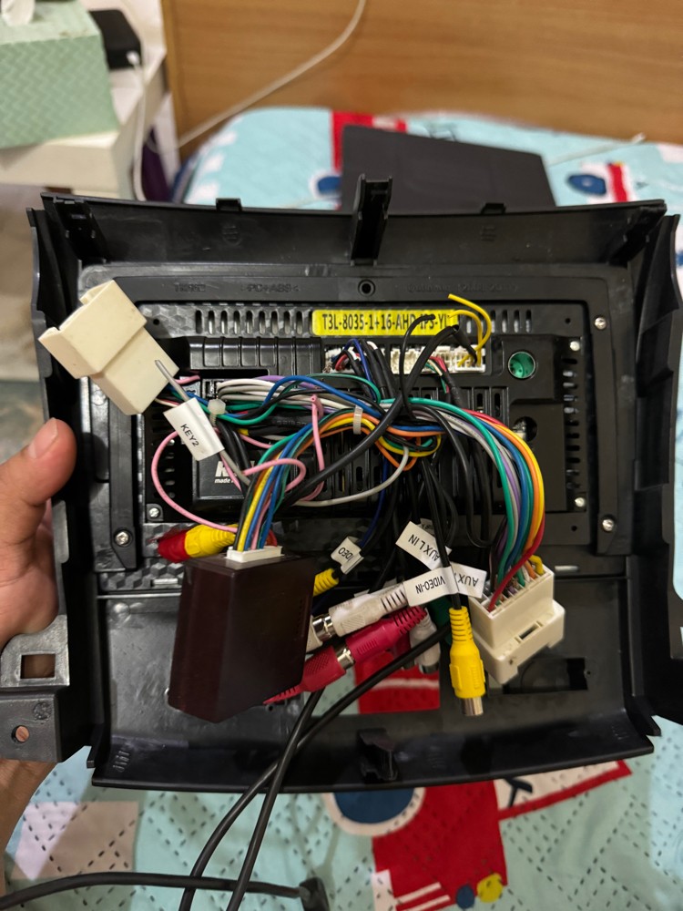 9 inch lcd with reverse camera an - 8