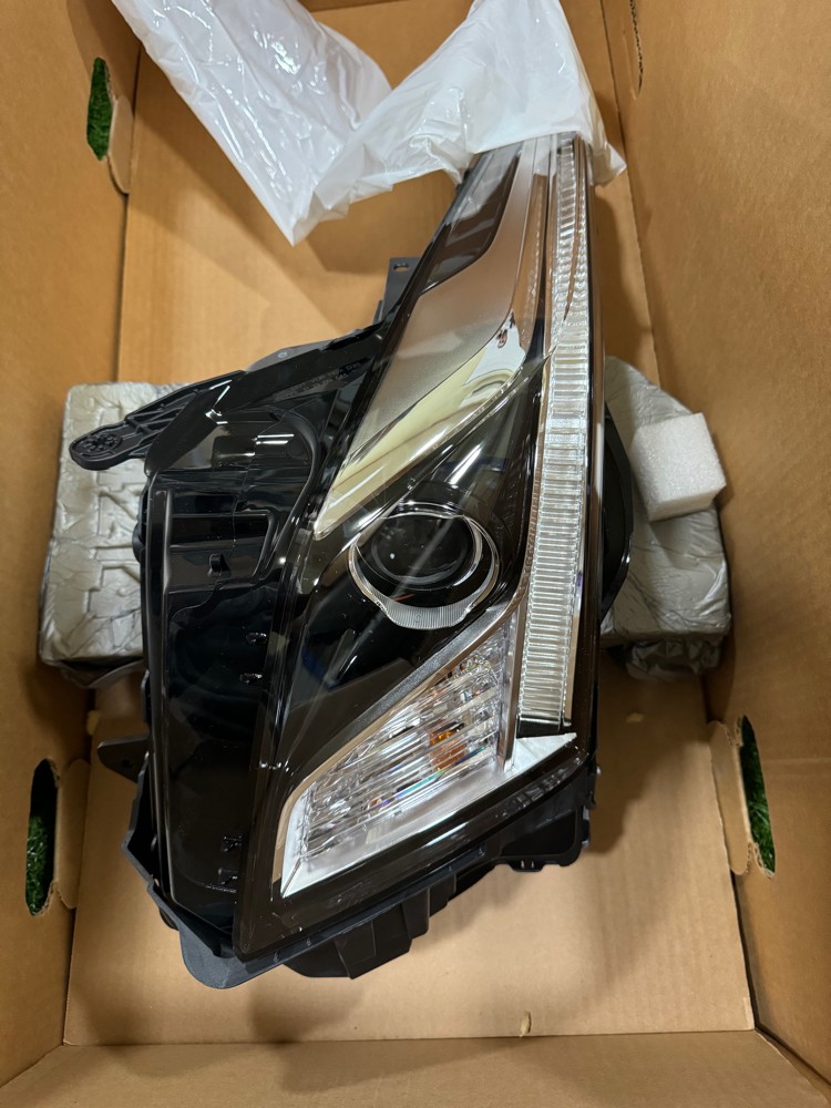 Cadillac ATS left head light - 2