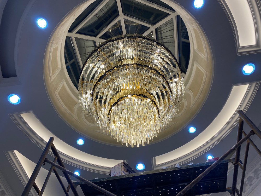 Crystal Chandeliers For Sale - 7
