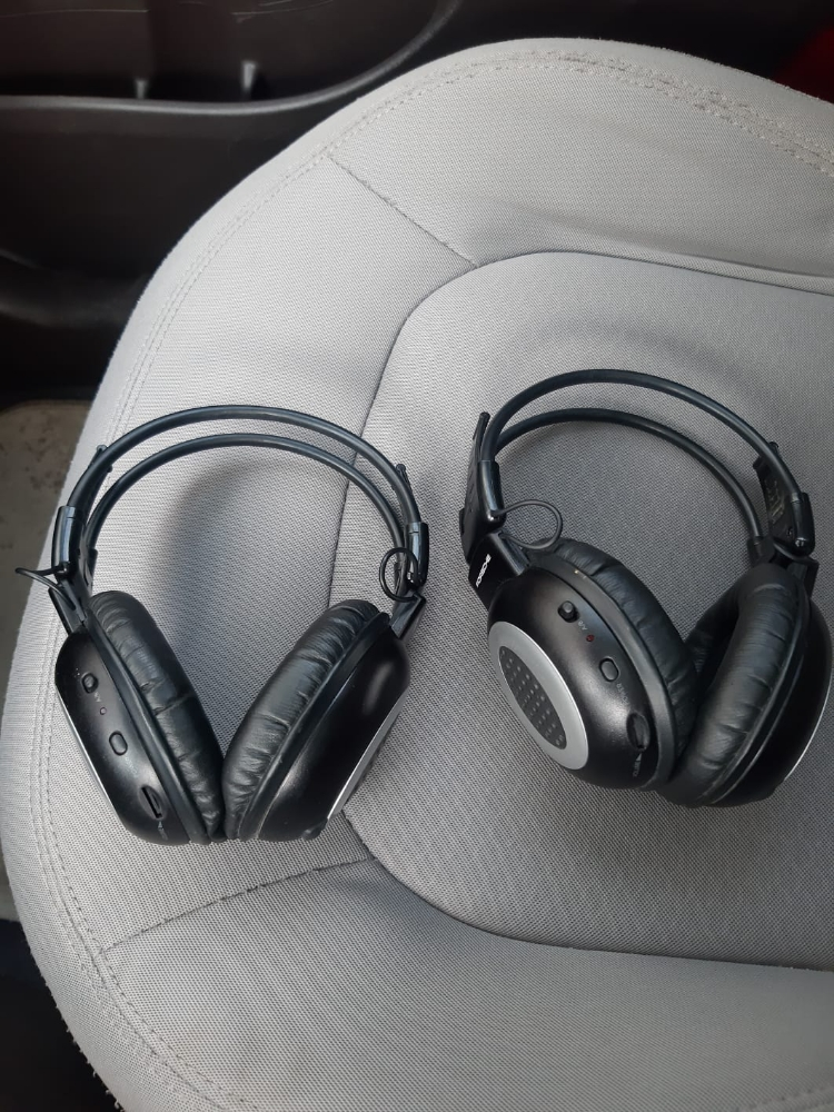 pourcha head phones - 2