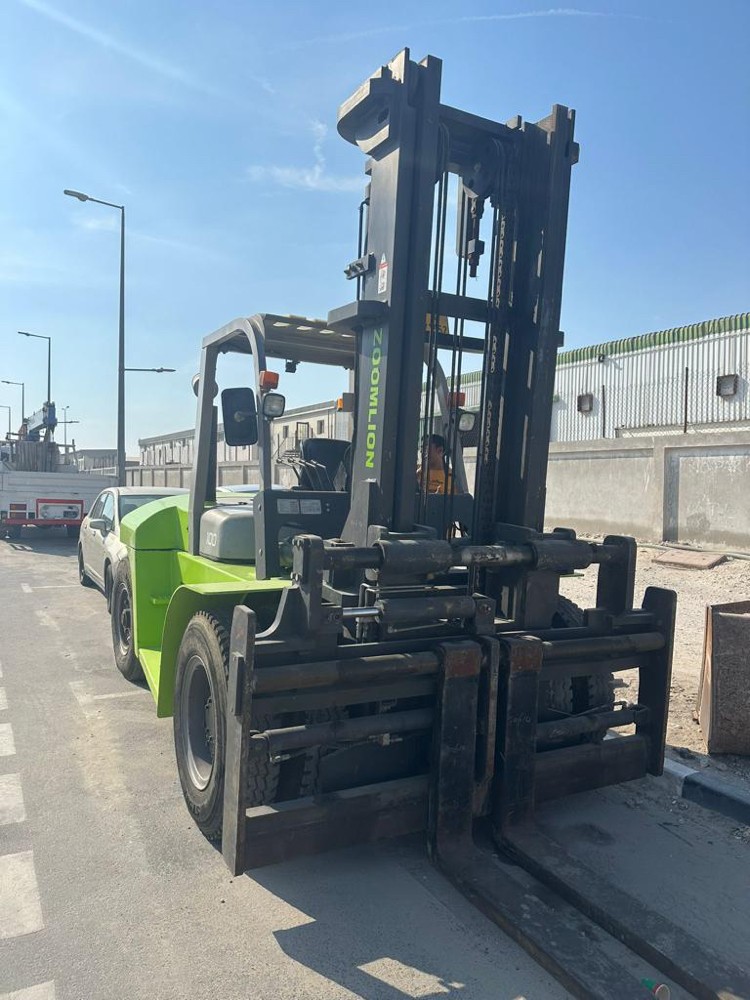 all kind off forklifts available - 4