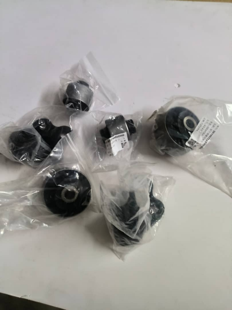 control arm bushing big - 4