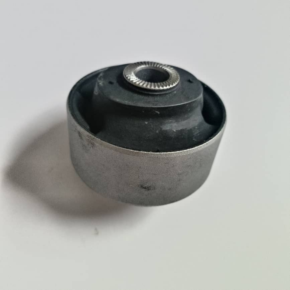 control arm bushing big - 1