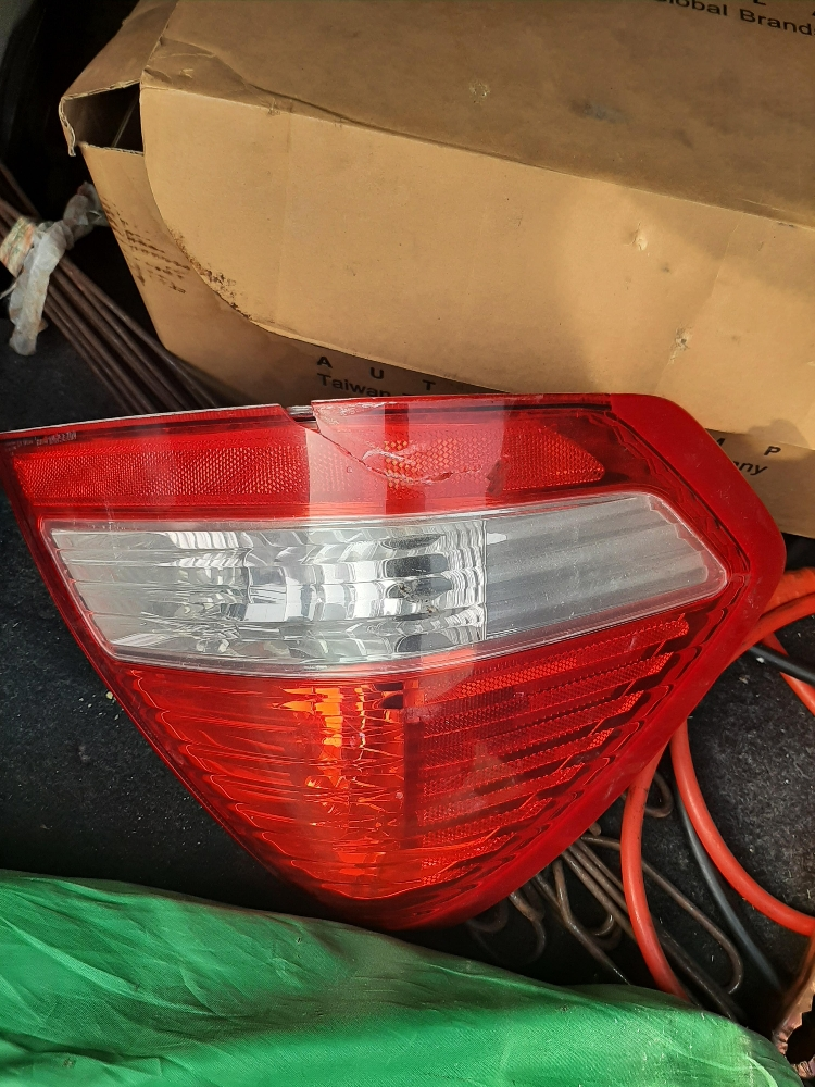 nissan tida brack light 2012 - 2