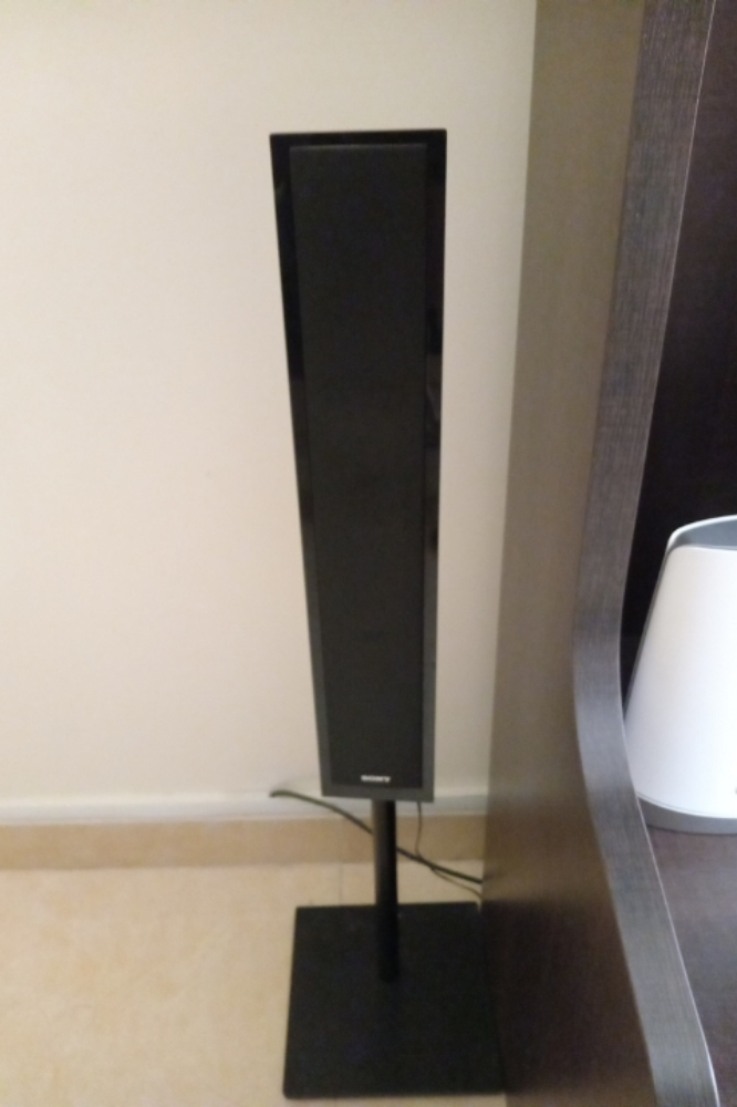 Sony DVD player And Speakers - 1
