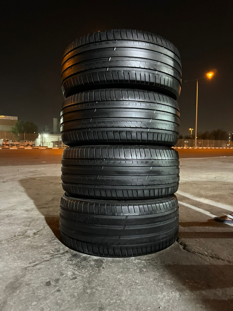 255/40R21  Michelin tires - 4