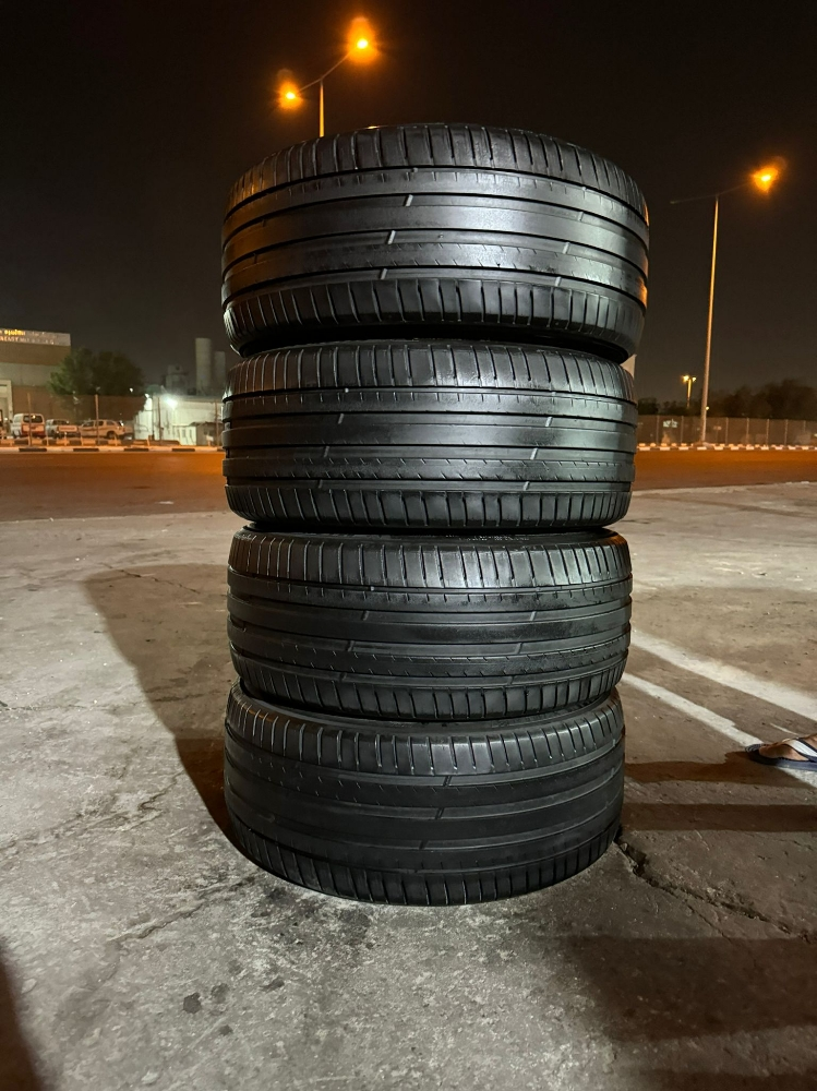 255/40R21  Michelin tires - 3