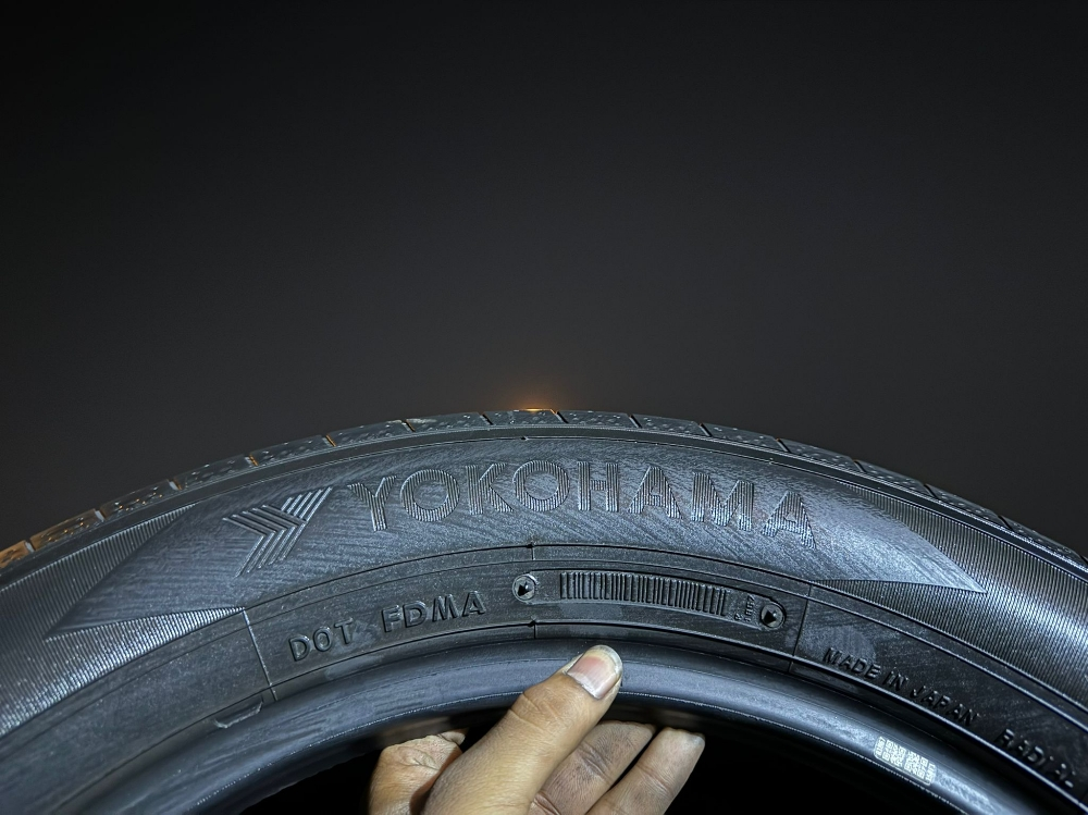 255/40R21  Michelin tires - 11