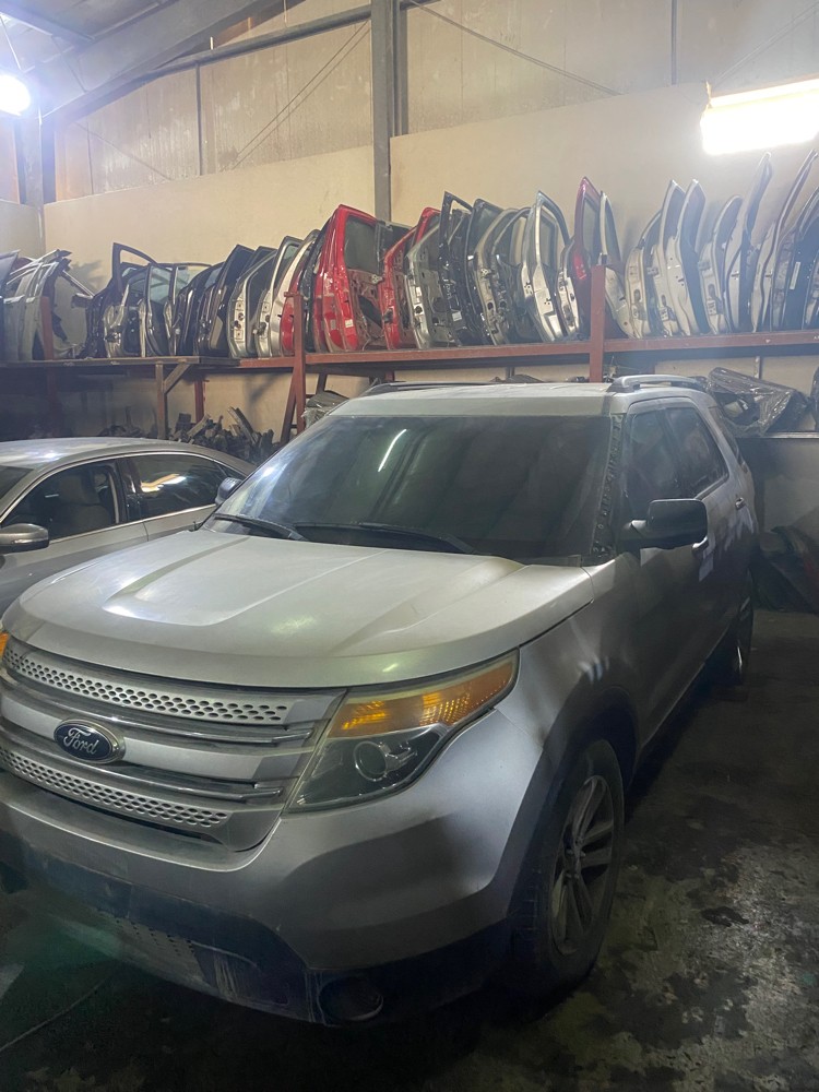 FORD edge and explorer available  - 7