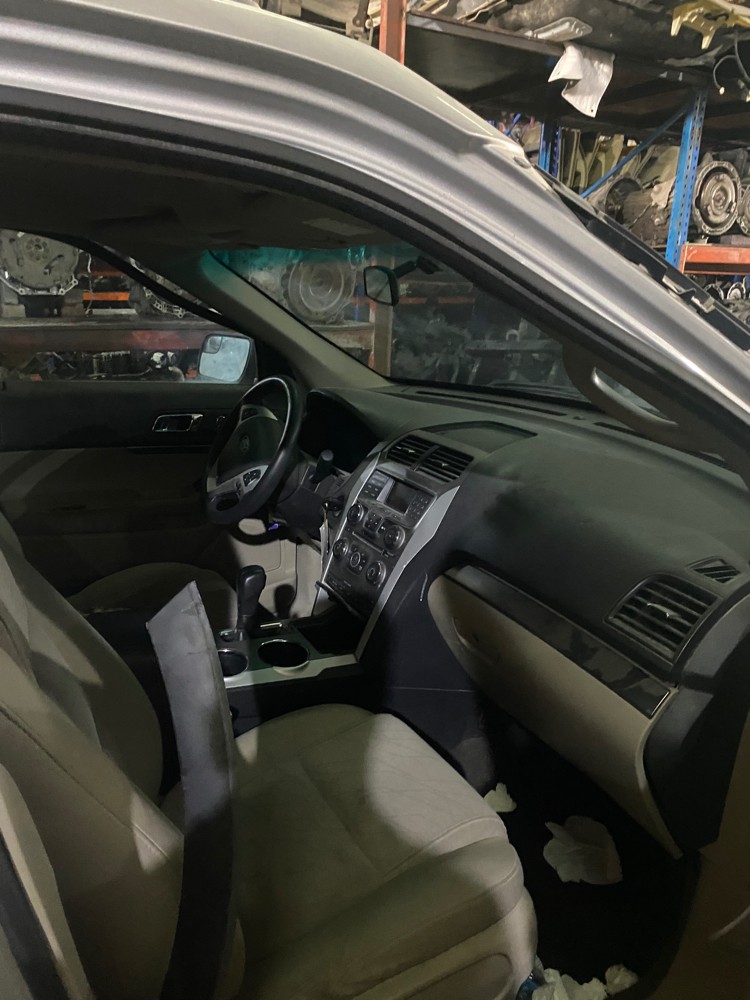 FORD edge and explorer available  - 6