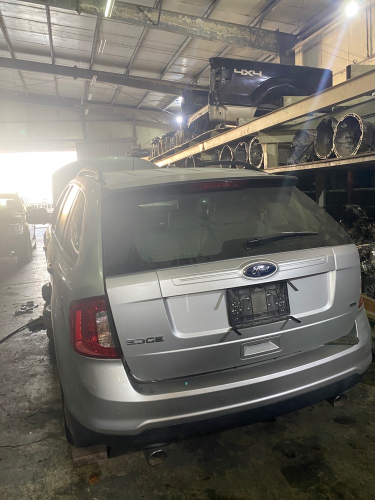 FORD edge and explorer available  - 4