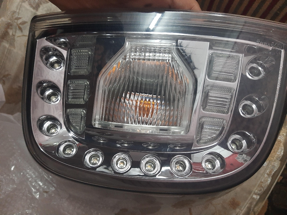 Nissan patrol tailight original - 3