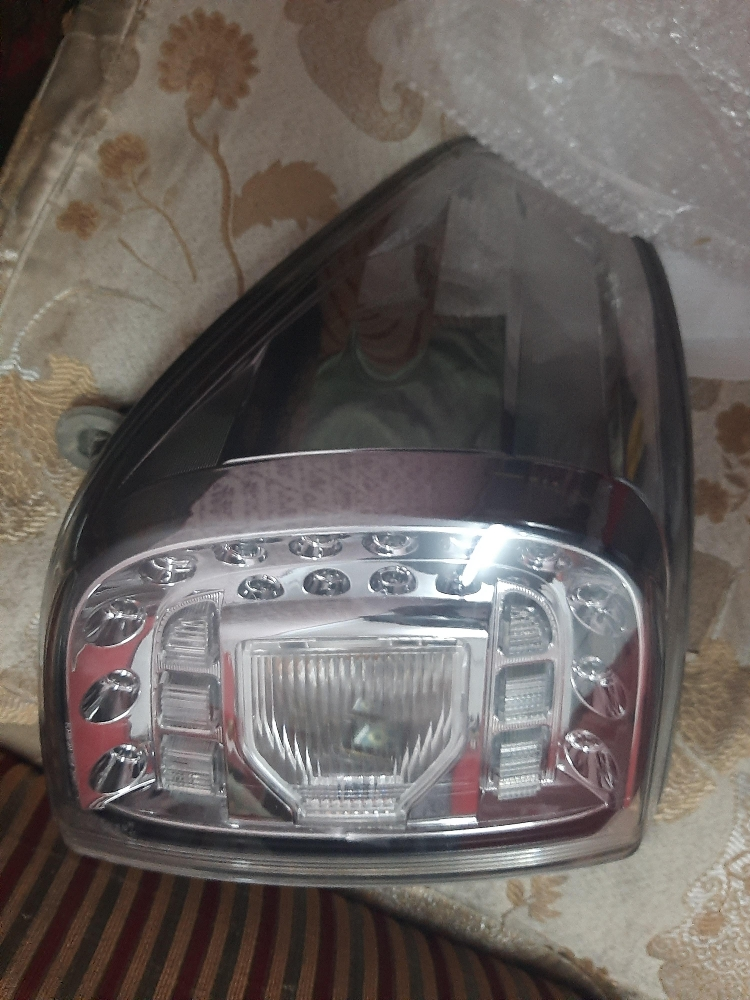 Nissan patrol tailight original - 4